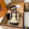 Tasarımcı Çantalar Çanta Tote Çanta Omuz Çantası Yüksek Kaliteli Lüks Çantalar 82418 Kadın Moda Çantası Drawstring Crossbody Bag