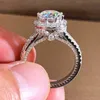 Anéis de casamento luxuoso cor prata metal incrustado boutique anel de zircão branco adequado para recepções de uso diário feminino 231205