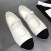 Nouvelles chaussures simples d'expert de mode d'élément classique