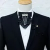 Neckband Original Vit fransad fluga Brosch set Men's British Korean Business Dress Wedding Bowtie Pocket Handduk 231204