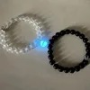 Bracelets à maillons Mode Couronne à la main Perles Charms Bracelet Luminou Coeur Lueur dans le couple sombre pour amoureux Hommes Femmes Fluorescent 2pc