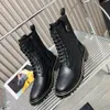 Designer Boots Luxury Boot äkta läder Vinterstövlar Ankelstövlar Kvinna Kort start Sneakers Trainers Sandaler Sandaler av varumärke S520 008