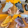 Runner Tatic Sneaker Louisely Erkekler Sıradan Ayakkabı Tasarımcıları Gri Beyaz Yeşil Siyah Gümüş Erkek Eğitmenleri Deri Moda Nefes Alabilir Eğitmeni Viutonly