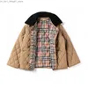 Down Coat 2023 Luxe enfant vers le bas Parka vestes d'hiver enfants Downs Parkas vêtements d'extérieur marque de mode à capuche porte chaude doudoune manteau asiatique Q231205