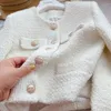 여자 재킷 세련된 트위드 코트 여성 우아한 오 목 자른 재킷 여자 봄 가을 2023 럭스 루이 한국 패션 포켓 흰색 아웃복