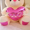 Bambole di peluche Cartoon Love Teddy Bear Toys Kawaii 3 colori farciti matrimonio decorare bambini fidanzata regalo di compleanno 231205