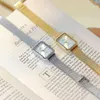 Relógios de pulso marca mulher relógio simples prata quartzo relógio de pulso aço malha cinto pequeno mostrador quadrado ouro luxo vintage para mulheres presente