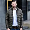 Men's Down Parkas Covrlge hommes veste d'hiver Ultra léger 90% duvet de canard blanc porter légèrement décontracté Portable manteau d'hiver mâle vers le bas Parkas MWY003 Q231205