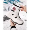 디자이너 캐나다 부츠 높은 상단 두꺼운 플러시 스노우 부츠 겨울 차가운 저항성 안티 슬립 충격 방지 따뜻하고 세련된 스키 신발 여성 캐나다 거위 신발