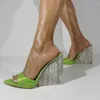 Sandaler märke kvinnor mode fransade kristallbling klackar stilettos pekade tå silk mules läderparty show damskor storlek 35-47