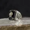 Bröllopsringar Retro Handgjorda turkiska Signet -ring för män Vintage Silverfärg Carving Mönster Inlay Green Zircon Party Punk Motor Biker 231205