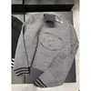 女性セーター秋の冬の長袖セータートップルツーリーブランドのプルオーバースウェットシャツとカフのステッチ豪華な服の原因服ブラックホワイトピンクサイズs-l