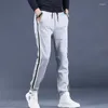 Pantalons pour hommes Automne Sport Jogging Hommes Mode Bande latérale Gris Slim Fit Taille élastique Pantalon de cordon