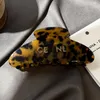 سبيكة الحرف الفرنسي Leopard Print Color Vintage Style Shark Class الكلاسيكية المجوهرات العصرية فتاة صديقها هدايا الوجه غسل ​​المشابك شعر المكياج