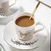 Bouteilles d'eau Tasse de réflexion de miroir dynamique tasse 200300 ml maison Drinkware créatif en céramique anamorphique café thé ensemble cadeau intéressant 231205