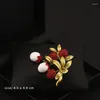 Broches Fruit haute qualité broche brillant exquis cristal litchi broche femmes costume manteau décolleté accessoires vêtements ornement bijoux 6116