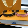 Avec BOX Designers Fleur Charme Bracelets Qualité Cuir Femmes Hommes Bracelet En Or Rose Noir Clors Lettre Marque Bracelets Bijoux259G