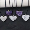 Pendentif Colliers Naturel Amethyst Cluster Love Heart Collier Pierres de guérison irrégulières Spécimen de cristal blanc Décoration CraftsPe250T