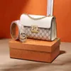 70% de desconto em couro exclusivo bolsa feminina nova cadeia de moda trava pequena quadrado simples mensageiro broadcast236o