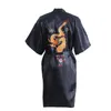 Zwarte Chinese mannen satijn zijden gewaad borduurwerk draak kimono badjurk unisex losse badjas maat M L XL XXL XXXL D0317 T2004246v