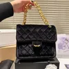 Versátil Mulheres Mini Flap Mochila Com Hardware Dourado Bolsa De Luxo Designer Carteira Clássica Bolsa De Ombro Tendência Bolsa De Moedas Compras Viagem Fanny Pack Mala