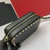 Tasarımcı çanta moda altın tırnak crossbody çanta düz buzağı omuz çantası klasik fermuar küçük kare çanta kadınlar bir arada pratik kamera çantası