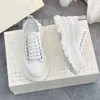 Sportschuhe 2024 Maikun Low Top Canvas Damen Frühling/Sommer Neue Schnürung Dicke Sohle Kuchen für Freizeit Atmungsaktive und erhöhte Boardschuhe