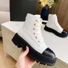 Designer Boots Luxury Boot äkta läder Vinterstövlar Ankelstövlar Kvinna Kort start Sneakers Trainers Sandaler Sandaler av varumärke S520 008