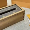 Cajas de pañuelos de diseño L Servilletero de madera de nogal Caja de pañuelos de cuero con flores antiguas 26 cm Tablero de muebles para el hogar de moda Caja de cajones para sala de estar