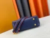Högkvalitativ kvinnors designer axelväska präglad bokstav handväska läder shopping crossbody väska m43777 plånbok