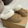 Slipperdesigner Boot Luxury Mens Womens Slipper Snow Mini Ankle Short Eiderdown Leather Winter Platform Boots Chestnut Grey Black White Ladies Girls Girls