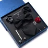 Gravatas Gravatas Presente de Feriado Gravata Lenço Bolso Quadrados Cufflink Set Gravata Caixa Listrada Azul Escuro April Fool's Day 231204