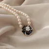 Anhänger Halsketten Elegante Mode Rose Perle Perle Halskette Für Frauen Temperament Kamelie Blume Schlüsselbein Kette frauen Schmuck Geschenk