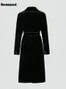 Dames Trench Coats Nerazzurri Autumn Long Luxury Elegant Chic Black Velvet Coat Women Sashes Double Breasted Plus Size luxe designer kleding 231204