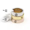 Med Box 4mm 5 5mm Titanium Steel Silver Gold Love Rings Bague för män och kvinnor Bröllopspar Engagementälskare gåva smycken SI170S
