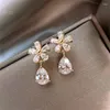 Dangle Earrings韓国スタイル多目的でスタイリッシュな輝く結婚式のアクセサリードロップクリスタルファッションユニーク