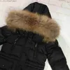 ダウンコートブラックウィンタージャケットのための男の子のための冬のコートダウンジャケット子供服を着る雪だるま服を着たQ231205