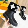 Botas de marca famosas de luxo carta lambswool botas de neve espessadas novas botas de moda feminina, sapatos de algodão quente antiderrapante moda botas de ouro 03