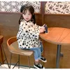 Kurtki Susy Fashion Baby Girl Boy Winter Jacket Lopard Faux Fur Gruste niemowlęcie cienkie ubranie na ciepło 1 8Y 231204