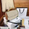 2021 Nuevo bolso de bambú para mujer, bolsos de cuero genuino, bolso de hombro, bolso con mango de bambú inclinado para mejorar la calidad233e