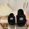 Designer-Schuhe Balencaga Furry Platform Sandal Plüschpantoffeln Stickerei B Wort Paar Plüschpantoffeln Furry Slide Wildlederpantoffeln 44ZBL