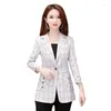 Женские куртки M-5XL, клетчатый маленький костюм, пальто, тонкий весенне-осенний стильный топ большого размера с запахом и короткой талией