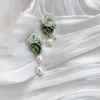 Orecchini a bottone Gardenia Perla barocca Luce Orecchini a bottone di lusso da donna Temperamento delicato Accessori per gioielli da festa 0341