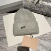 Cappelli senza montatura di marca di designer di lusso classici Cappelli lavorati a maglia da uomo e da donna Alfabeto Cappelli invernali di alta qualità Protezioni per le orecchie da sci all'aperto Moda