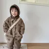 Chaquetas de invierno para niños, abrigo de manga larga de pana cálido, además de terciopelo grueso para niños y niñas, chaqueta con estampado de puntos, acolchado informal para niños 231204