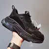 Triple S Sneakers Designer Plate-Forme Mens Eversize Womens Nasual Shoes Luxurys Paris 17FW Balencigas واضحة واضحة من الكريستال الأحمر السفلي للمدربين