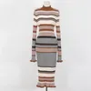 都会のセクシードレスセータードレス秋の冬の穏やかな風の色マッチストライプウエストロングニットドレスファッション女性の服231206