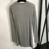 Abito semplice sottile grigio Abito camicia sexy a maniche lunghe da donna Abito classico con base sottile girocollo alla moda