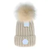 2023 Cap Bucket Designer Beanie Mens Hatts New Fashion Women Warm Winter Beanie Large Faux Fur Pom Poms Bobble Hat Outdoor High Quality S552