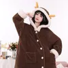 Robe da donna Kawaii Genshin Impact Peluche Scaramouche Ganyu Klee Pigiama di peluche Morbido imbottito Abbigliamento per la casa Robe Carino Uomo Donna Notte Panno 231206